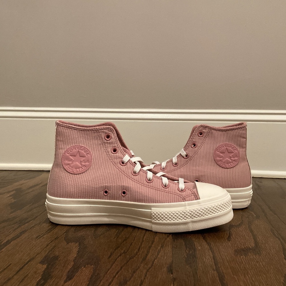 NIB Converse All Star Platform in Night Flamingo Size 10